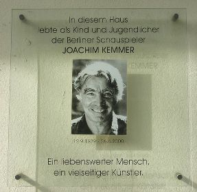 Gedenktafel für den Schauspieler Joachim Kemmer - Foto: Axel Mauruszat